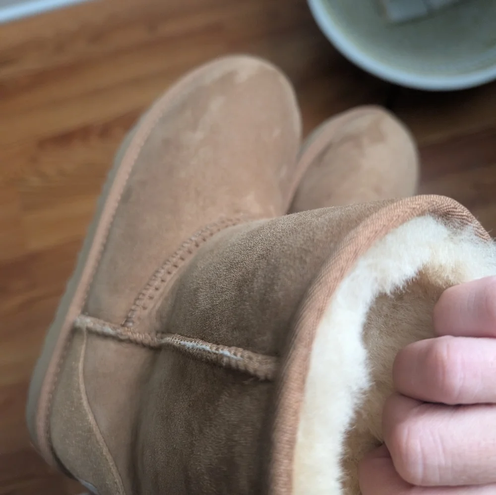 UGG Classic Short II
